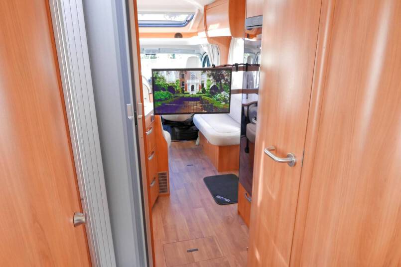 Hymer T 708 SL Queensbed, 180 PK AUTOMAAT, levelsysteem 30