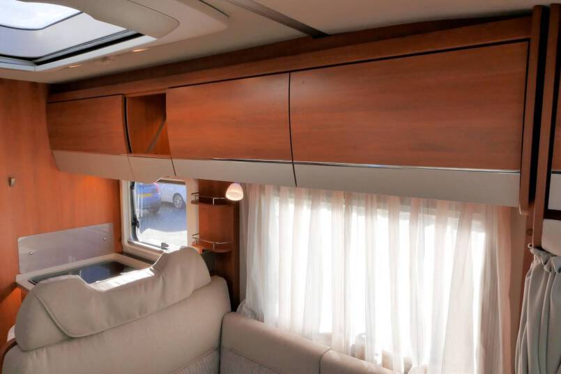 Hymer T 708 SL Queensbed, 180 PK AUTOMAAT, levelsysteem 31
