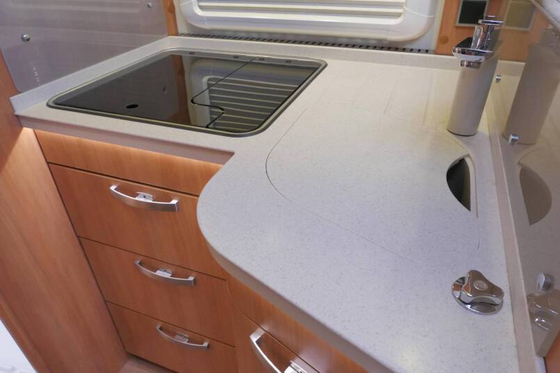 Hymer T 708 SL Queensbed, 180 PK AUTOMAAT, levelsysteem 34