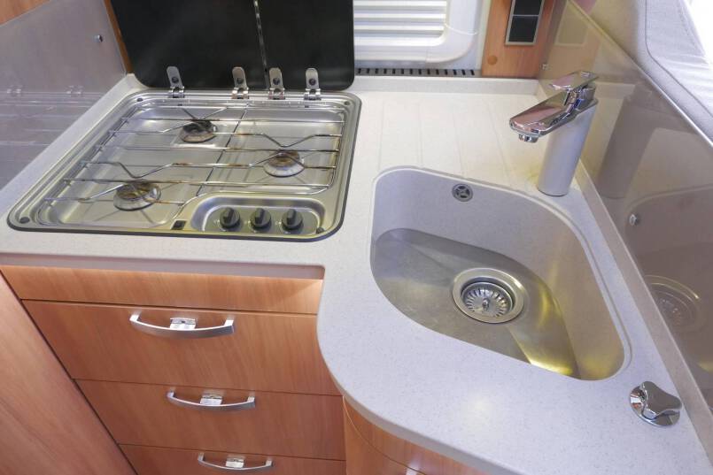 Hymer T 708 SL Queensbed, 180 PK AUTOMAAT, levelsysteem 35