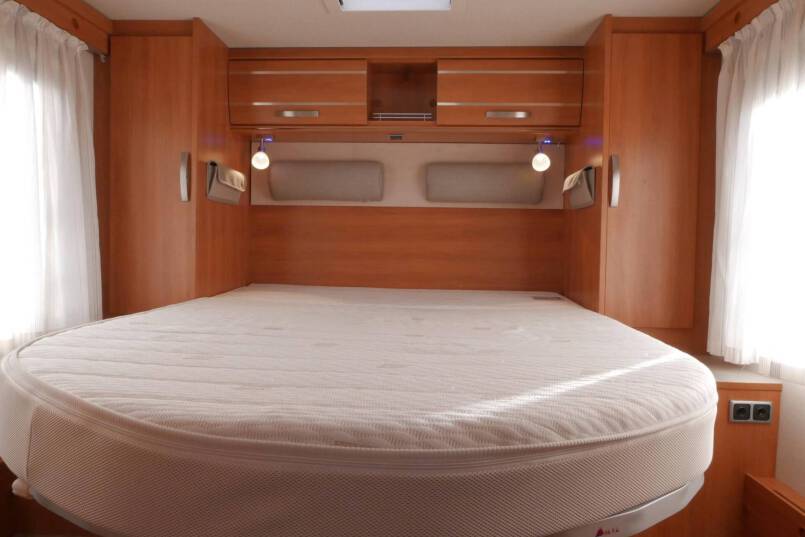 Hymer T 708 SL Queensbed, 180 PK AUTOMAAT, levelsysteem 38
