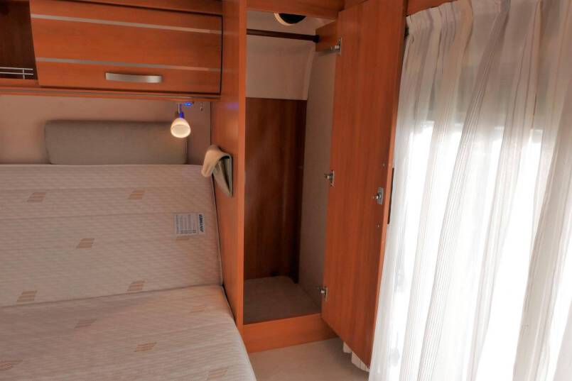 Hymer T 708 SL Queensbed, 180 PK AUTOMAAT, levelsysteem 41