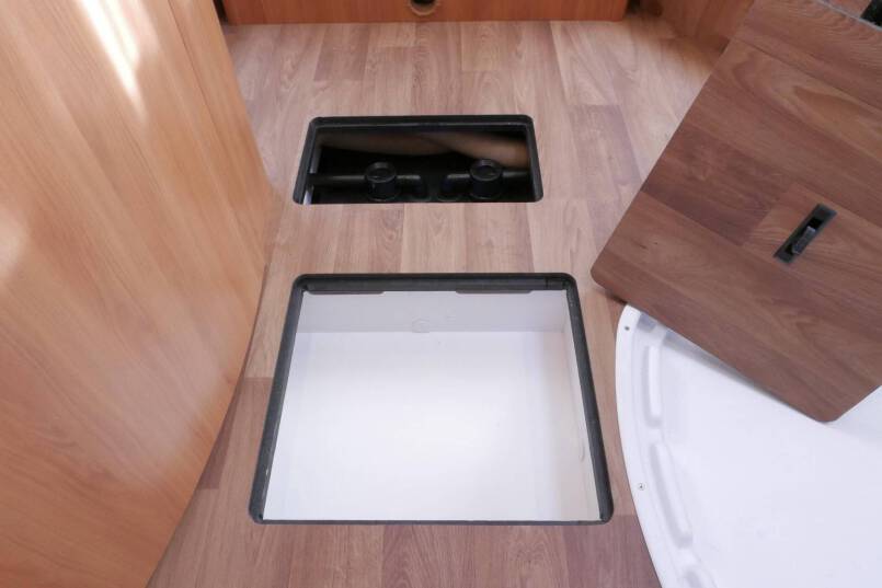 Hymer T 708 SL Queensbed, 180 PK AUTOMAAT, levelsysteem 49