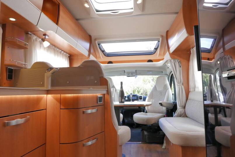 Hymer T 708 SL Queensbed, 180 PK AUTOMAAT, levelsysteem 51