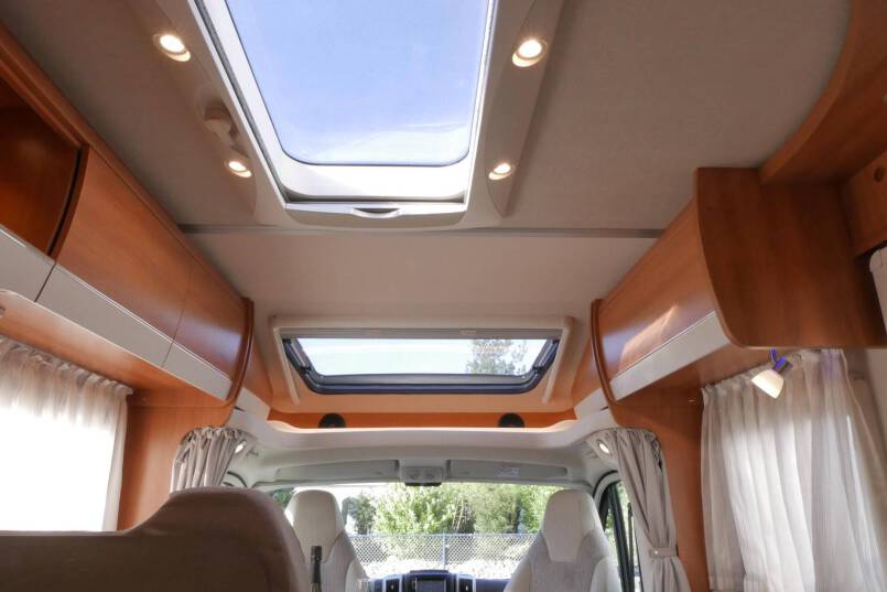 Hymer T 708 SL Queensbed, 180 PK AUTOMAAT, levelsysteem 52