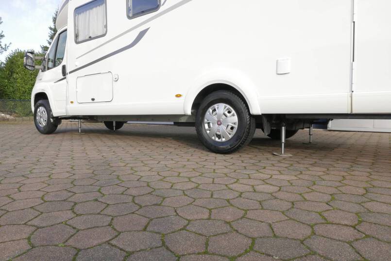 Hymer T 708 SL Queensbed, 180 PK AUTOMAAT, levelsysteem 6