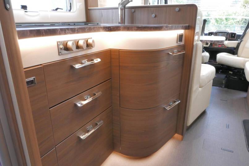 Hymer B-SL 704 SupremeLine 180 pk AUTOMAAT, Al-de verwarming 34