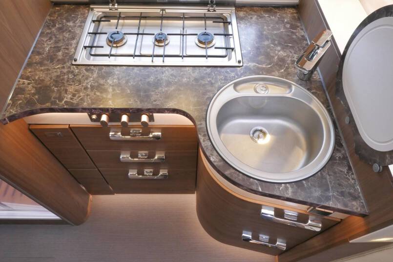 Hymer B-SL 704 SupremeLine 180 pk AUTOMAAT, Al-de verwarming 35