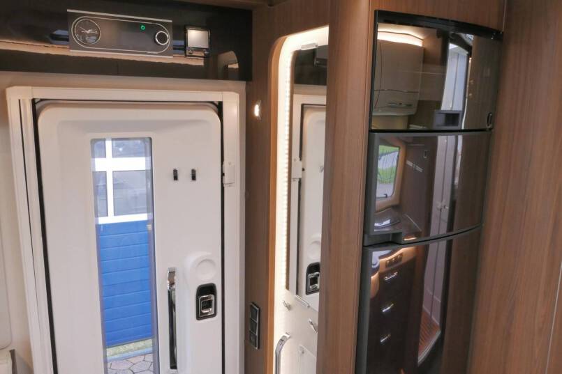 Hymer B-SL 704 SupremeLine 180 pk AUTOMAAT, Al-de verwarming 38