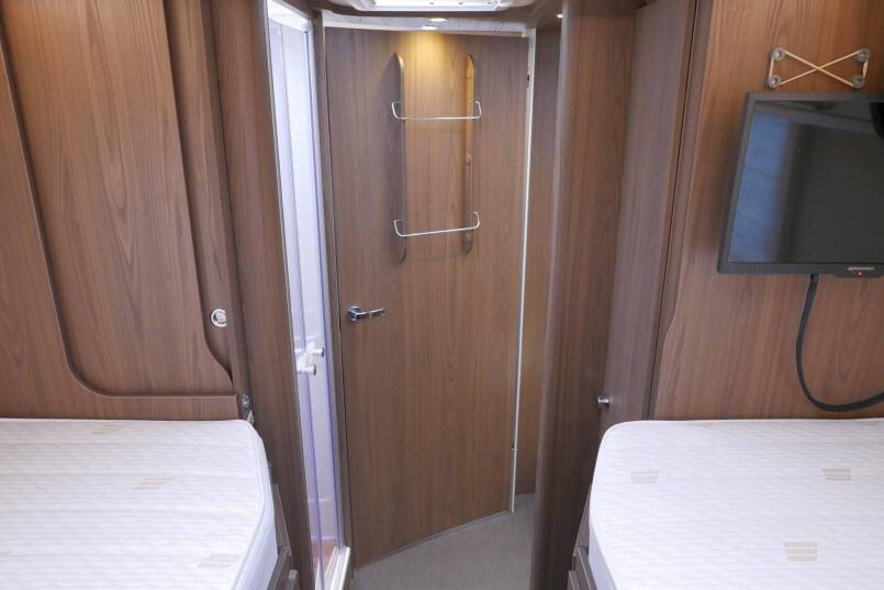 Hymer B-SL 704 SupremeLine 180 pk AUTOMAAT, Al-de verwarming 46