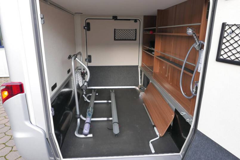 Hymer BMC-I 680 Crystal Zilver Hymer  BMC-I 680 Crystal Zilver 9G AUTOMAAT 177 pk, Mercedes AL-KO, 2020 12