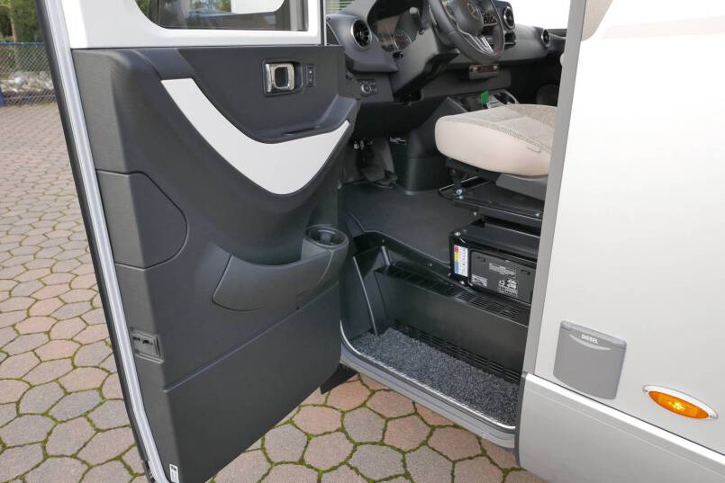 Hymer BMC-I 680 Crystal Zilver Hymer  BMC-I 680 Crystal Zilver 9G AUTOMAAT 177 pk, Mercedes AL-KO, 2020 19
