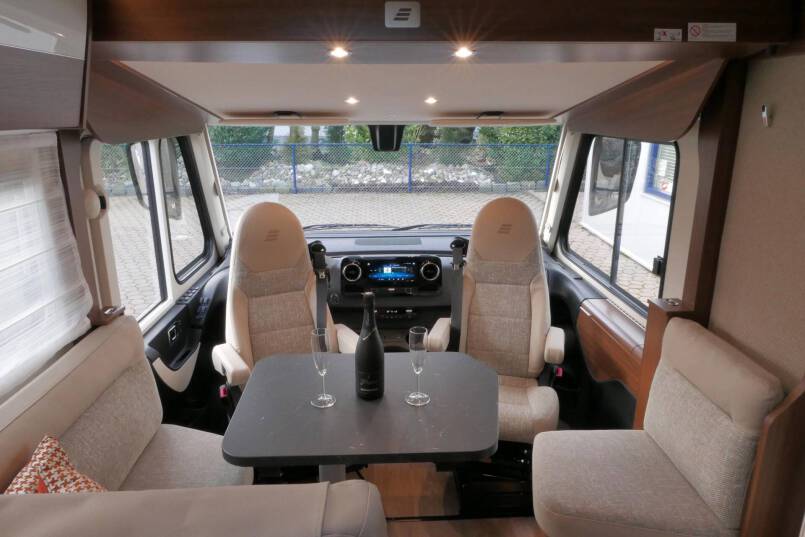 Hymer BMC-I 680 Crystal Zilver Hymer  BMC-I 680 Crystal Zilver 9G AUTOMAAT 177 pk, Mercedes AL-KO, 2020 24