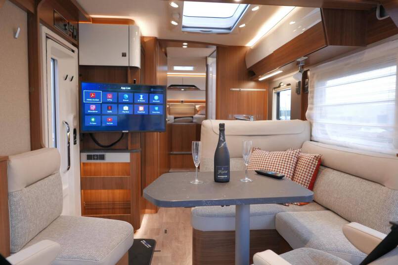 Hymer BMC-I 680 Crystal Zilver Hymer  BMC-I 680 Crystal Zilver 9G AUTOMAAT 177 pk, Mercedes AL-KO, 2020 29