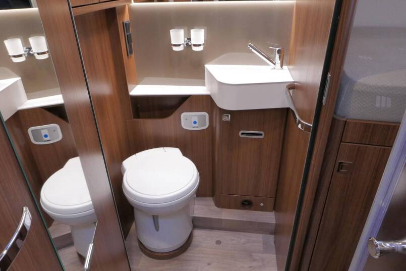 Hymer BMC-I 680 Crystal Zilver Hymer  BMC-I 680 Crystal Zilver 9G AUTOMAAT 177 pk, Mercedes AL-KO, 2020 42