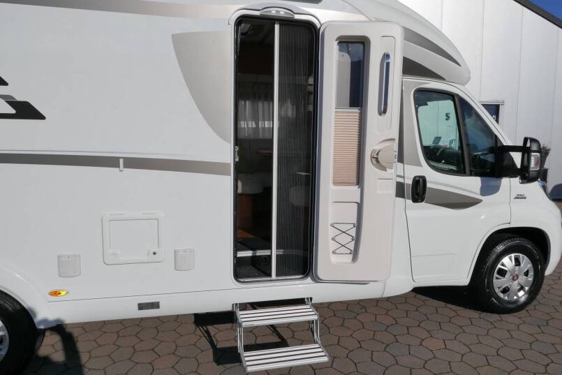 Hymer T 588 SL Hymer  T 588 SL 150 pk, AL-KO chassis, vlakke vloer, vol optie 10