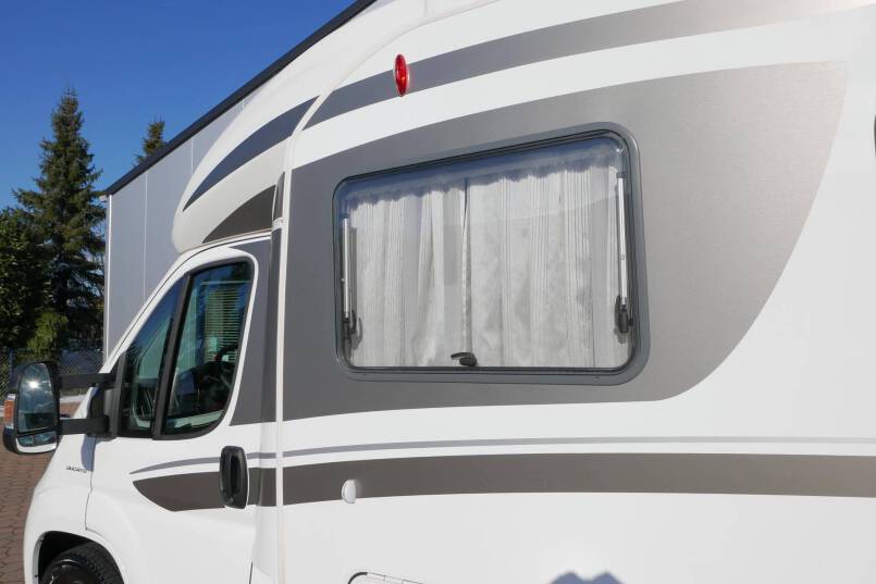 Hymer T 588 SL Hymer  T 588 SL 150 pk, AL-KO chassis, vlakke vloer, vol optie 14