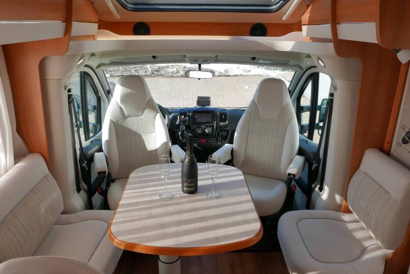 Hymer T 588 SL Hymer  T 588 SL 150 pk, AL-KO chassis, vlakke vloer, vol optie 18