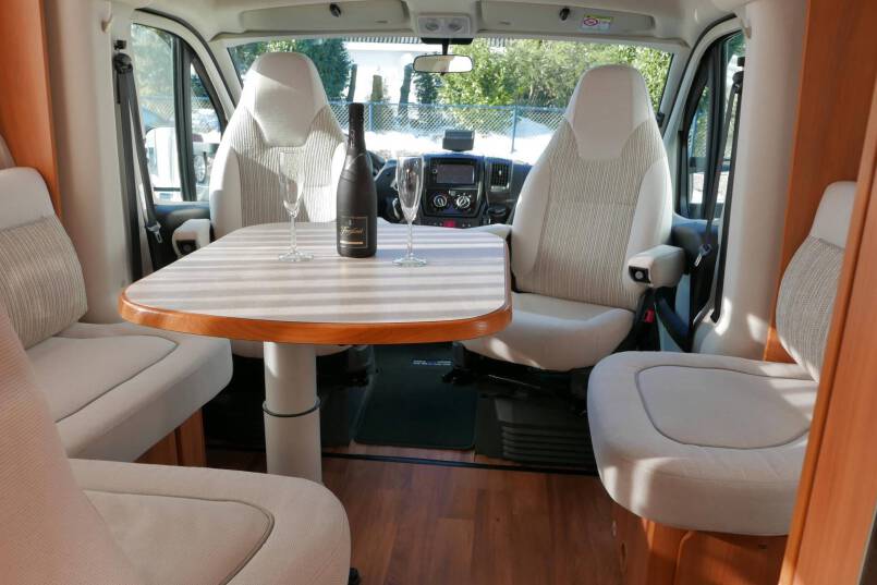 Hymer T 588 SL Hymer  T 588 SL 150 pk, AL-KO chassis, vlakke vloer, vol optie 19