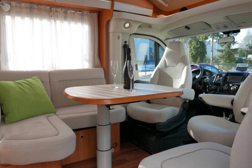 Hymer T 588 SL Hymer  T 588 SL 150 pk, AL-KO chassis, vlakke vloer, vol optie 20