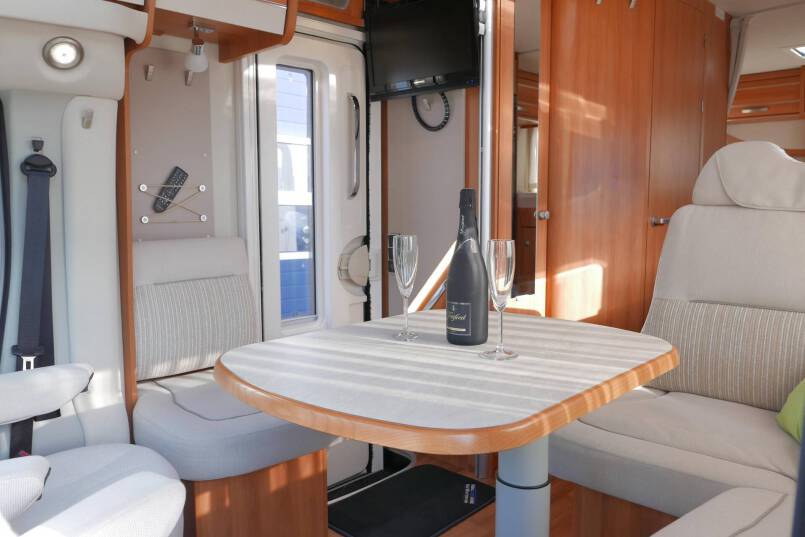 Hymer T 588 SL Hymer  T 588 SL 150 pk, AL-KO chassis, vlakke vloer, vol optie 22