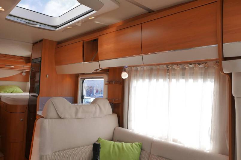Hymer T 588 SL Hymer  T 588 SL 150 pk, AL-KO chassis, vlakke vloer, vol optie 23