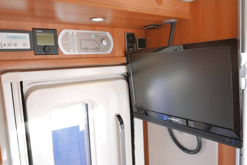 Hymer T 588 SL Hymer  T 588 SL 150 pk, AL-KO chassis, vlakke vloer, vol optie 24