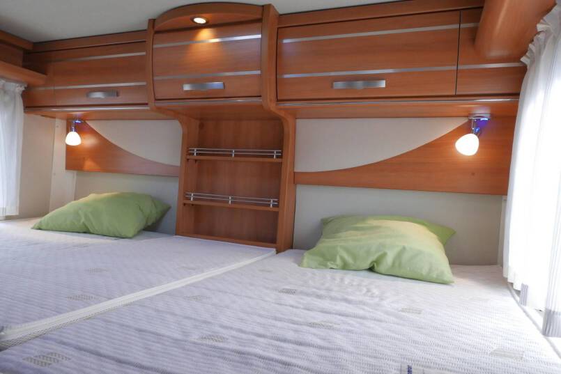 Hymer T 588 SL Hymer  T 588 SL 150 pk, AL-KO chassis, vlakke vloer, vol optie 30