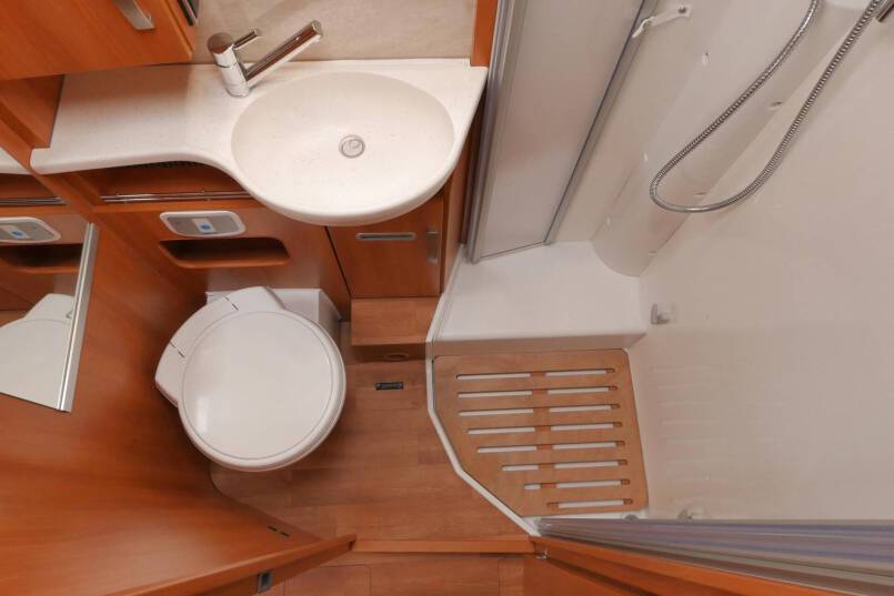 Hymer T 588 SL Hymer  T 588 SL 150 pk, AL-KO chassis, vlakke vloer, vol optie 33