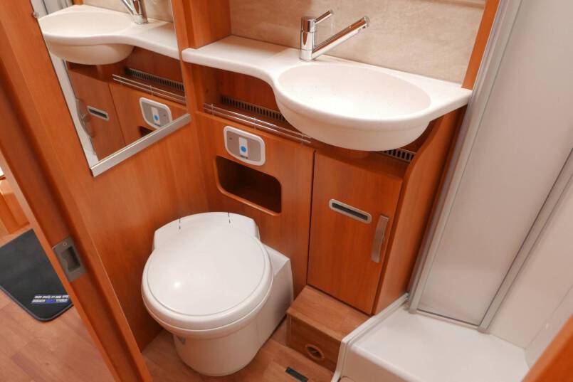 Hymer T 588 SL Hymer  T 588 SL 150 pk, AL-KO chassis, vlakke vloer, vol optie 34