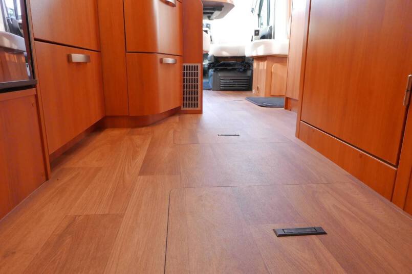 Hymer T 588 SL Hymer  T 588 SL 150 pk, AL-KO chassis, vlakke vloer, vol optie 36