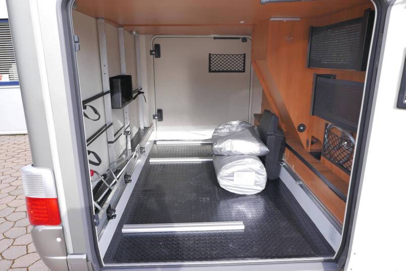 Hymer B 678 bovenkastjes Hymer  B 678 bovenkastjes 3.0 AUTOMAAT, Serra Grijs 10
