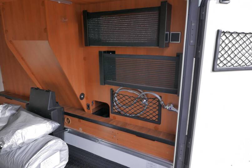Hymer B 678 bovenkastjes Hymer  B 678 bovenkastjes 3.0 AUTOMAAT, Serra Grijs 11