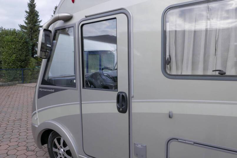 Hymer B 678 bovenkastjes Hymer  B 678 bovenkastjes 3.0 AUTOMAAT, Serra Grijs 16