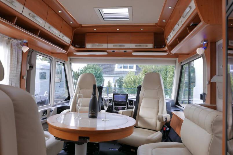 Hymer B 678 bovenkastjes Hymer  B 678 bovenkastjes 3.0 AUTOMAAT, Serra Grijs 24