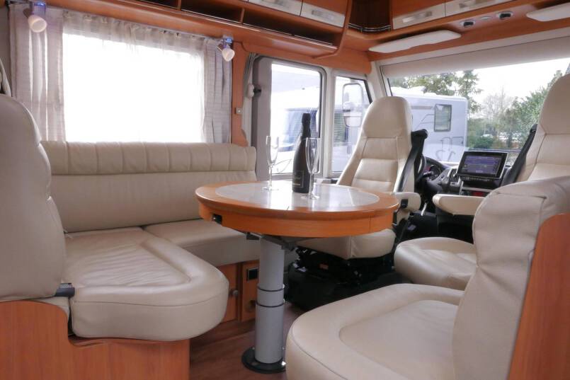 Hymer B 678 bovenkastjes Hymer  B 678 bovenkastjes 3.0 AUTOMAAT, Serra Grijs 25