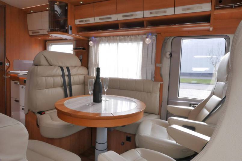 Hymer B 678 bovenkastjes Hymer  B 678 bovenkastjes 3.0 AUTOMAAT, Serra Grijs 26