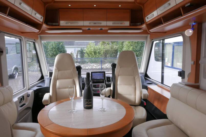 Hymer B 678 bovenkastjes Hymer  B 678 bovenkastjes 3.0 AUTOMAAT, Serra Grijs 29