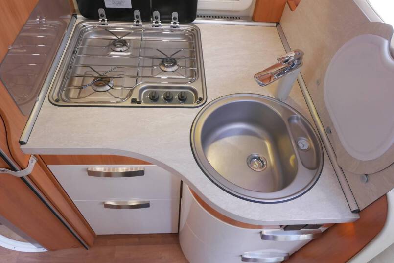 Hymer B 678 bovenkastjes Hymer  B 678 bovenkastjes 3.0 AUTOMAAT, Serra Grijs 36