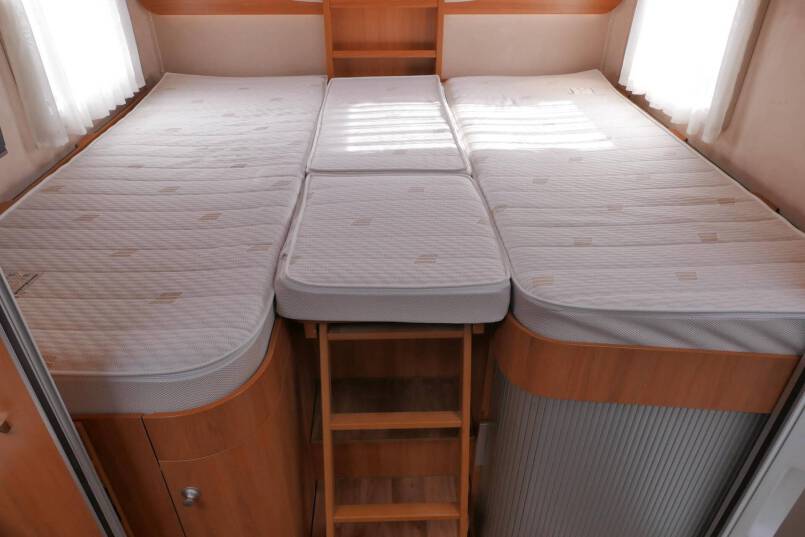 Hymer B 678 bovenkastjes Hymer  B 678 bovenkastjes 3.0 AUTOMAAT, Serra Grijs 38