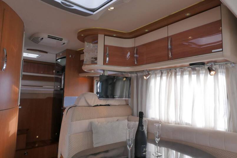 Hymer B 614 SL Star Edition Hymer  B 614 SL Star Edition 3.0 177 pk VOL OPTIE zeer netjes 25