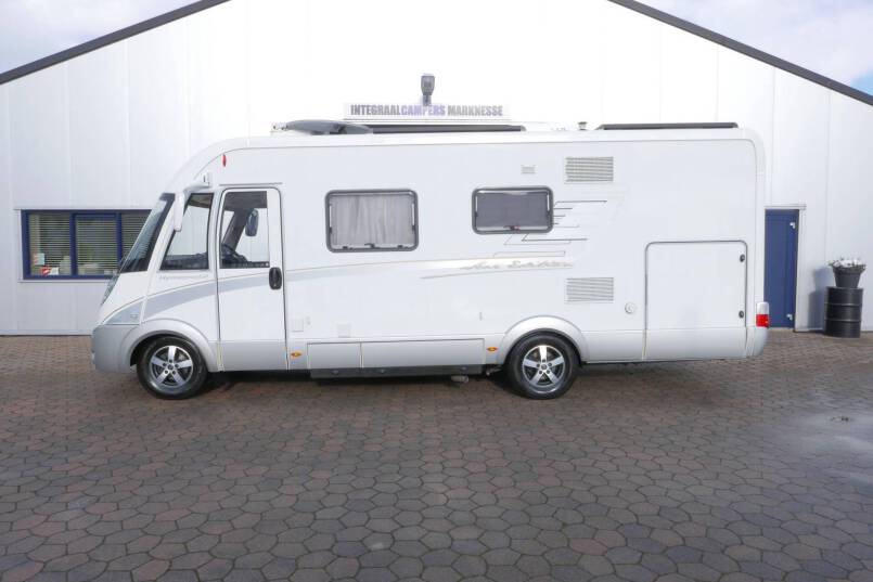 Hymer B 614 SL Star Edition Hymer  B 614 SL Star Edition 3.0 177 pk VOL OPTIE zeer netjes 2