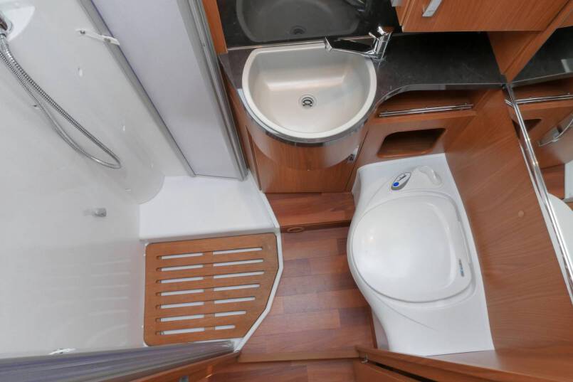 Hymer B 614 SL Star Edition Hymer  B 614 SL Star Edition 3.0 177 pk VOL OPTIE zeer netjes 37