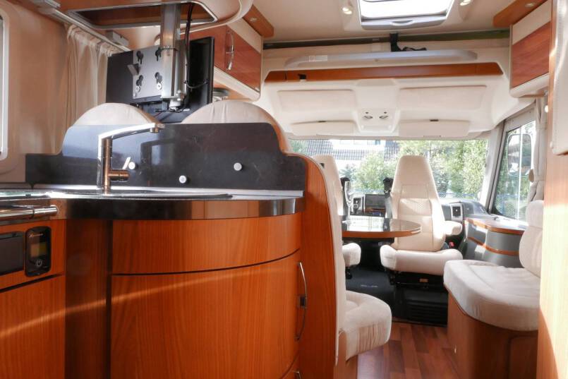 Hymer B 614 SL Star Edition Hymer  B 614 SL Star Edition 3.0 177 pk VOL OPTIE zeer netjes 40