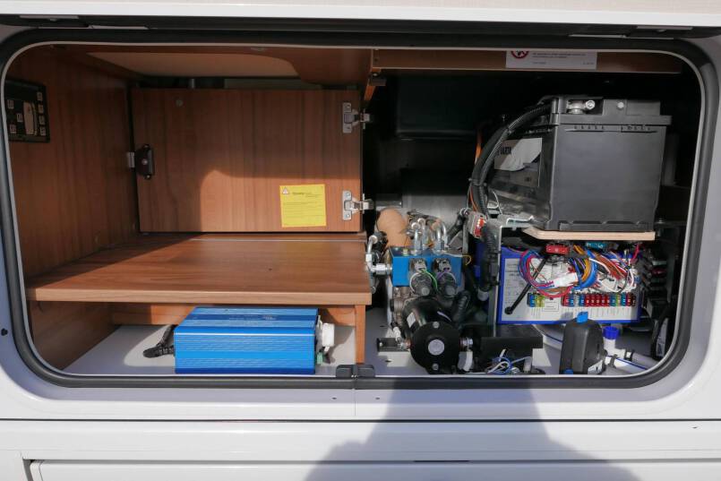 Hymer B 708 PremiumLine Hymer  B 708 PremiumLine 177 Pk AUTOMAAT, Queensbed, levelsysteem 18