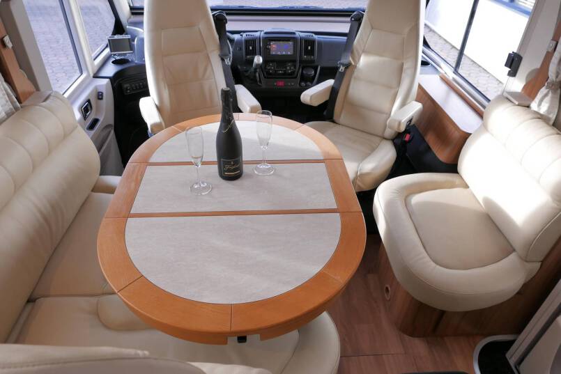 Hymer B 708 PremiumLine Hymer  B 708 PremiumLine 177 Pk AUTOMAAT, Queensbed, levelsysteem 33
