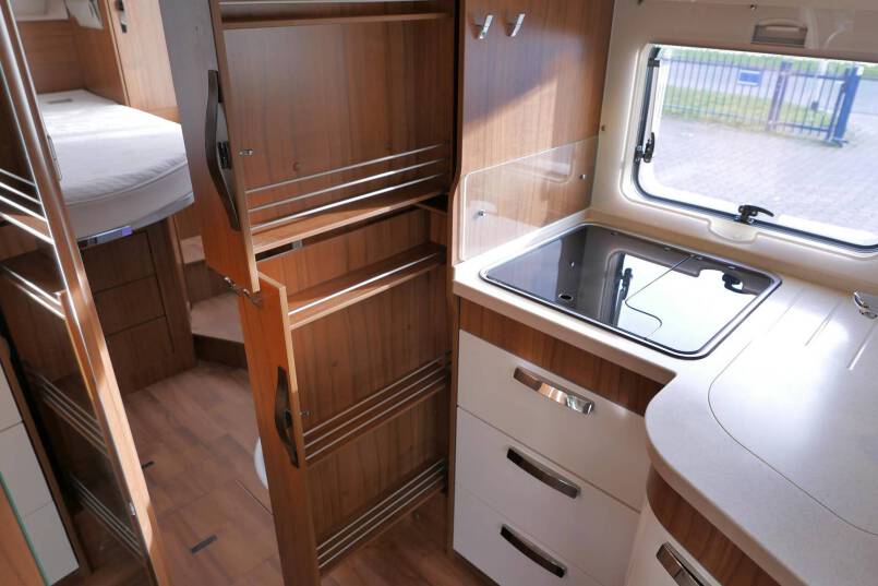 Hymer B 708 PremiumLine Hymer  B 708 PremiumLine 177 Pk AUTOMAAT, Queensbed, levelsysteem 39