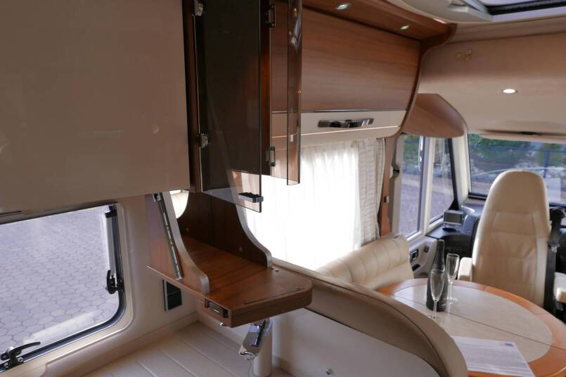 Hymer B 708 PremiumLine Hymer  B 708 PremiumLine 177 Pk AUTOMAAT, Queensbed, levelsysteem 40