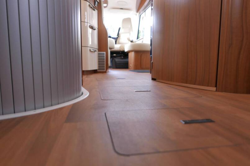 Hymer B 708 PremiumLine Hymer  B 708 PremiumLine 177 Pk AUTOMAAT, Queensbed, levelsysteem 53