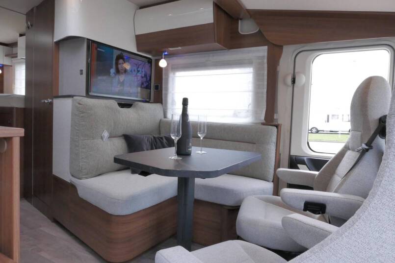 Hymer BMC-I 580 Hymer  BMC-I 580 9G AUTOMAAT 177 pk, Mercedes AL-KO, 2021 24